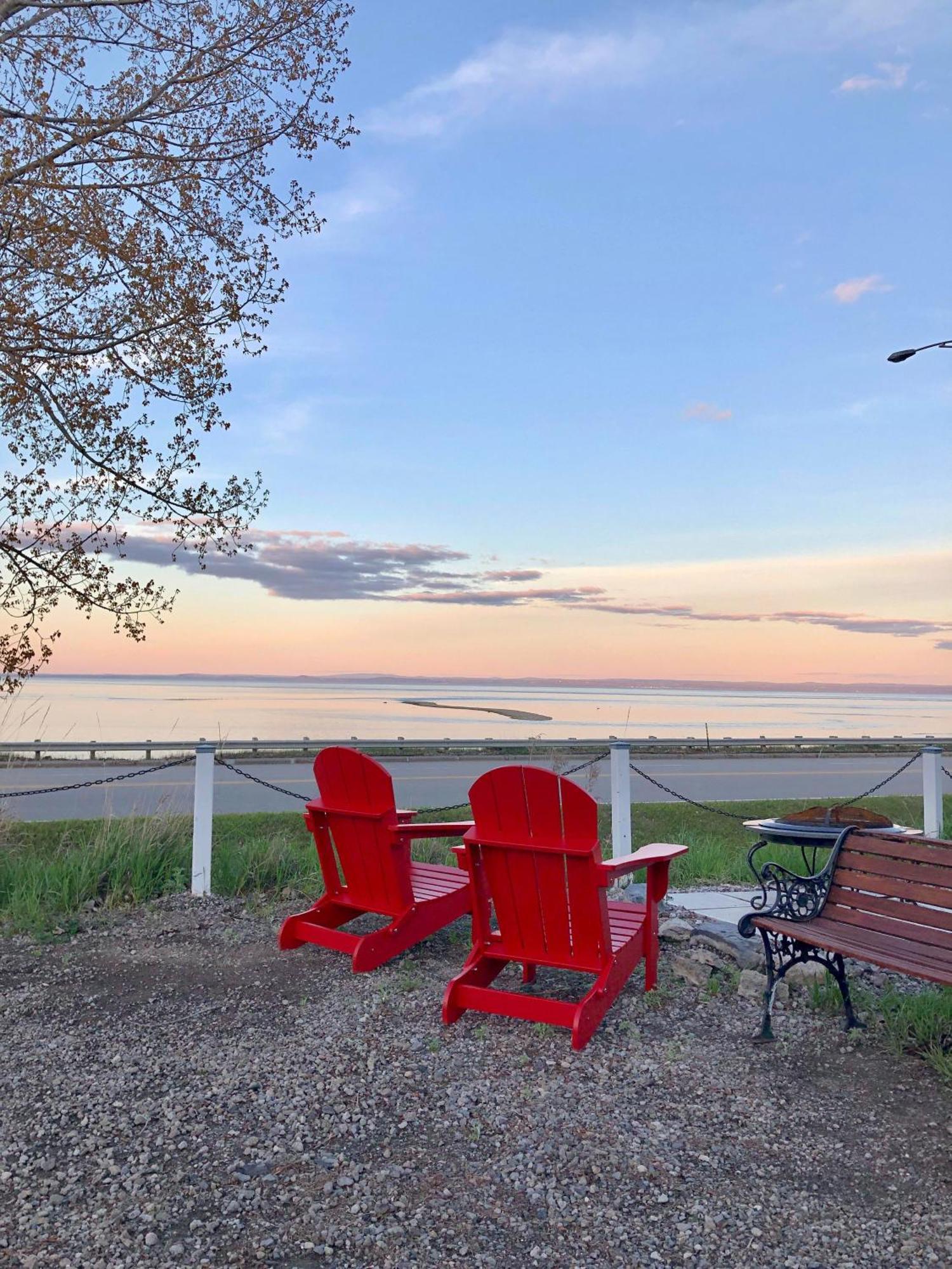 Bed and Breakfast Les Pinsons Des Rives La Malbaie Exterior foto