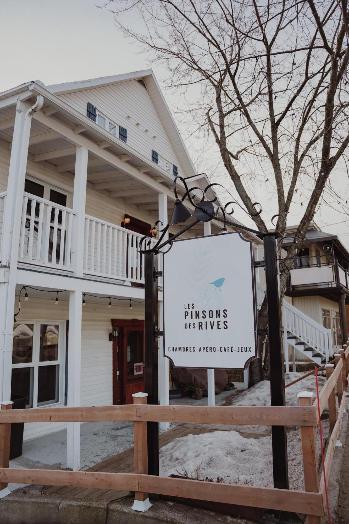 Bed and Breakfast Les Pinsons Des Rives La Malbaie Exterior foto