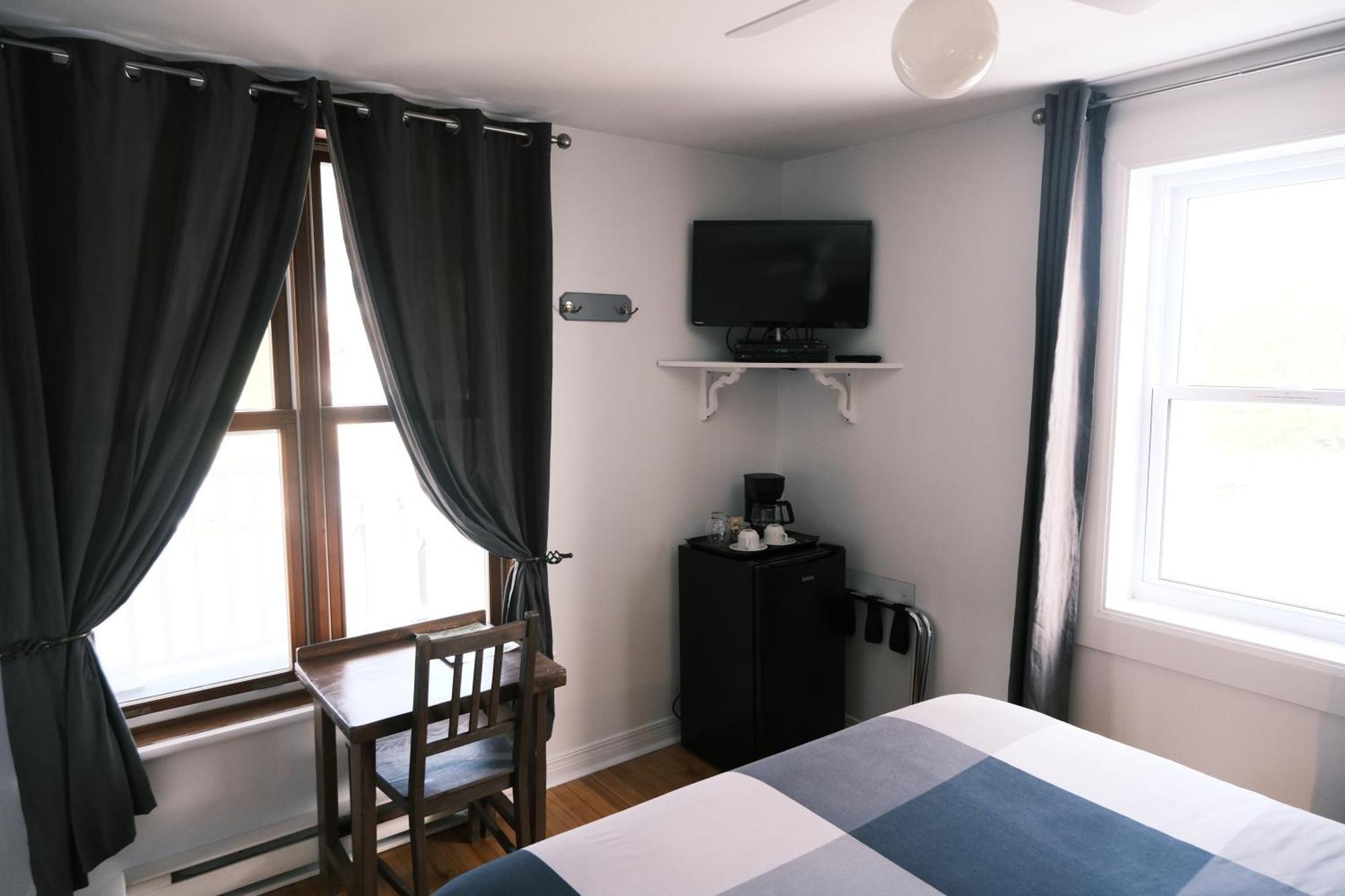Bed and Breakfast Les Pinsons Des Rives La Malbaie Habitación foto