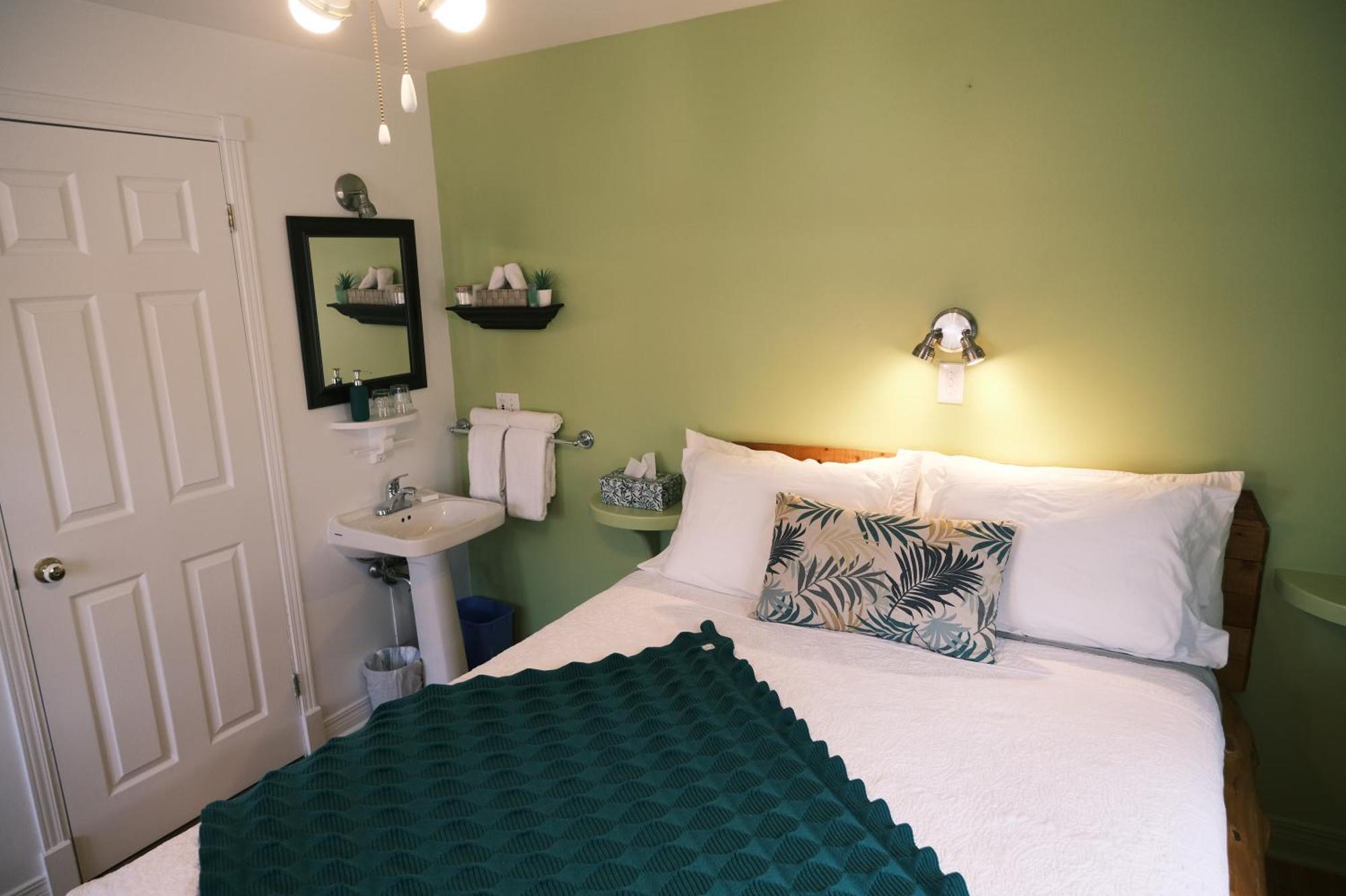 Bed and Breakfast Les Pinsons Des Rives La Malbaie Habitación foto