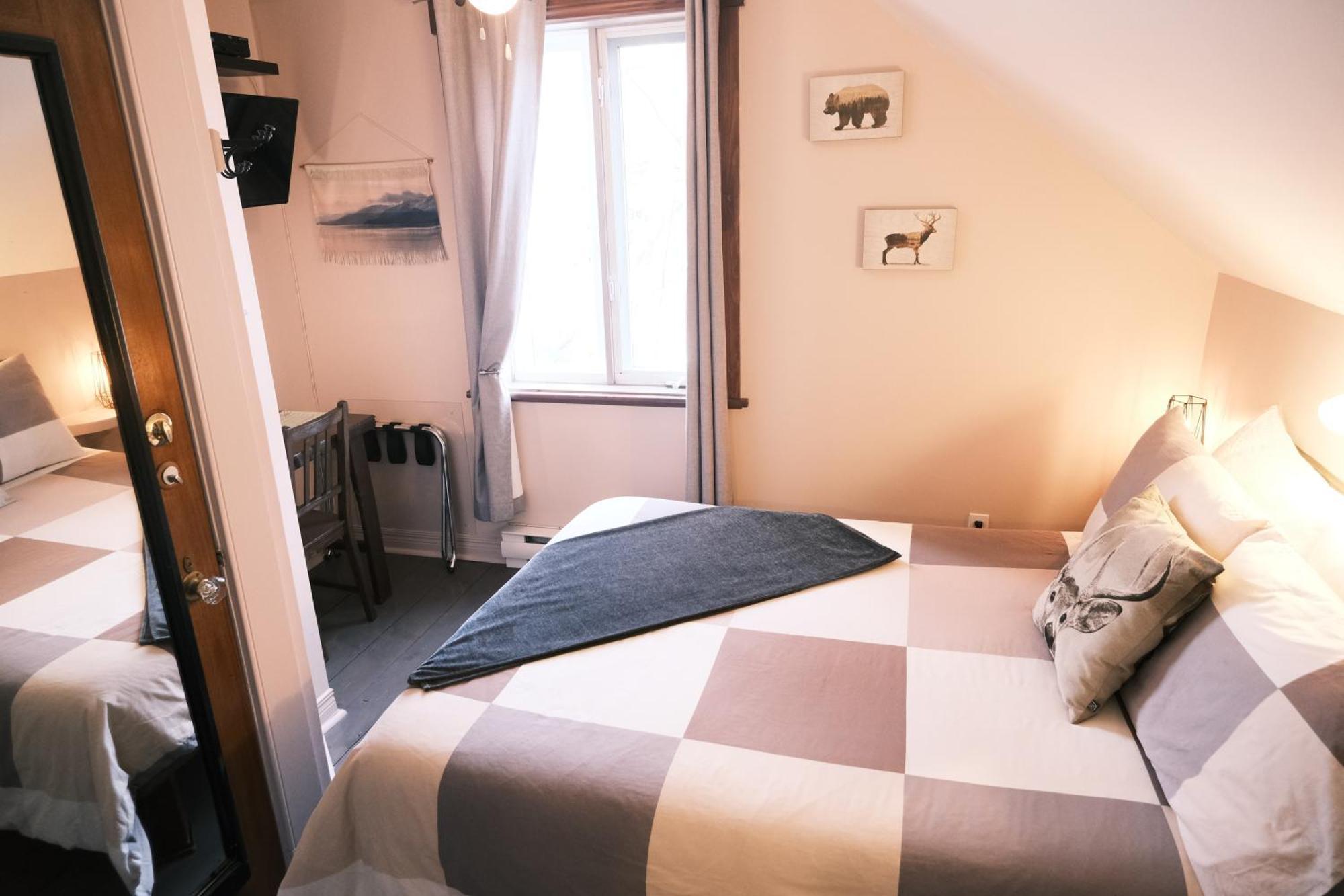 Bed and Breakfast Les Pinsons Des Rives La Malbaie Habitación foto